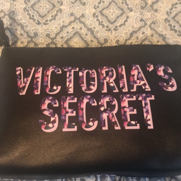 Brand new Victoria secret make up bag - Picture 2 of 2